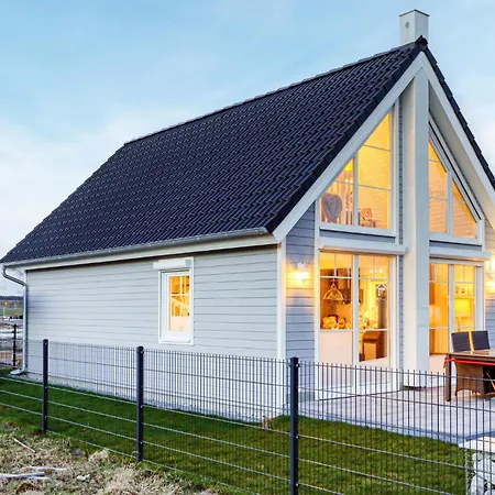 Pet Friendly In With Kitchen