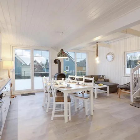 Pet Friendly In With Kitchen