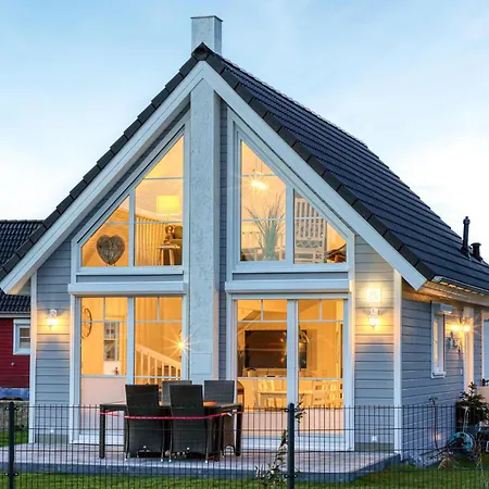 Pet Friendly In With Kitchen *